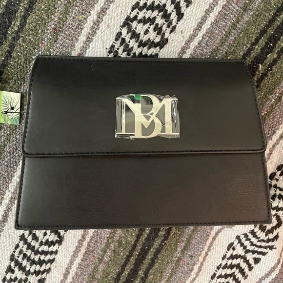black Badgley Mischka Flap crossbody convertible bag Silver hardware - Picture 3 of 6